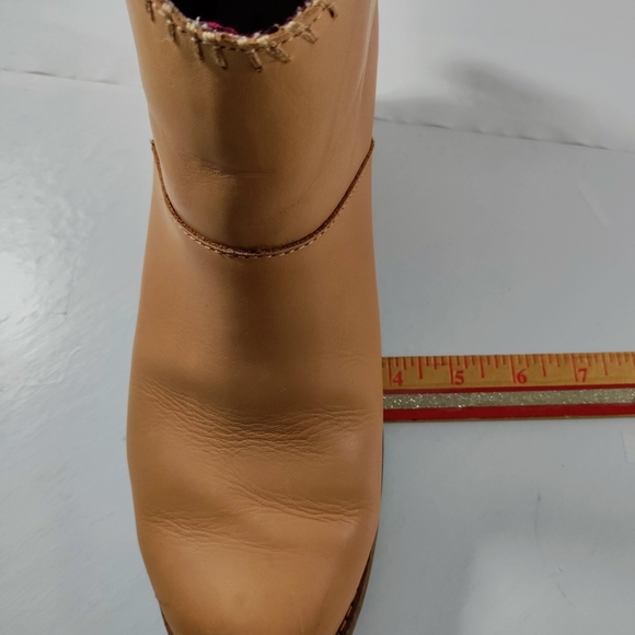 Toms Tassel Back Zip Soft Leather Stacked Heel Ankle Boot Tan Women's Size 10 - Picture 2 of 16
